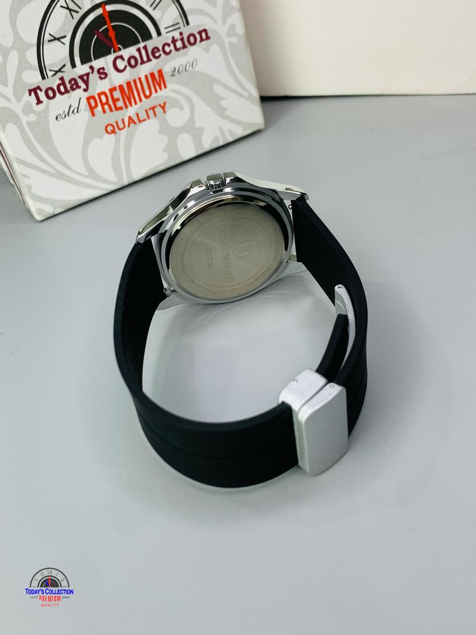 Universe Point Classic Silicone Strap Watch